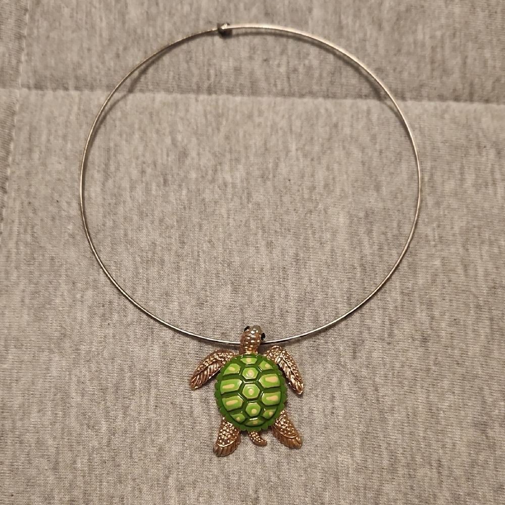 Green Turtle Pendant Necklace